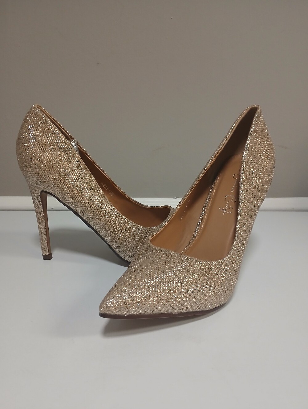 Gold Glitter Sparkle High Heel Pointed Toe Stiletto Pump 10M NWOT